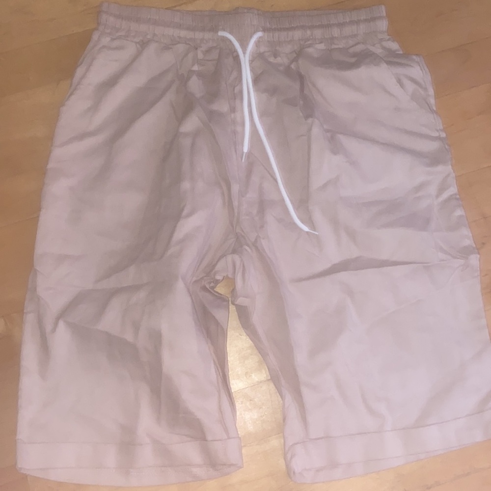 Shorts - Picture 3 of 6